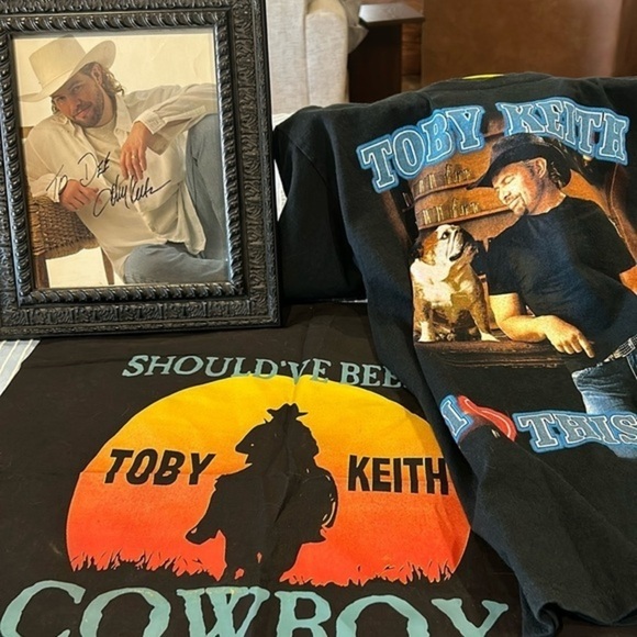 no brand Other - TOBY KEITH AUTOGRAPH BUNDLE